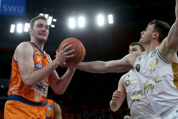 在主场找到 在主场找到