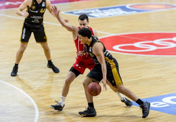 超联赛中 超联赛中